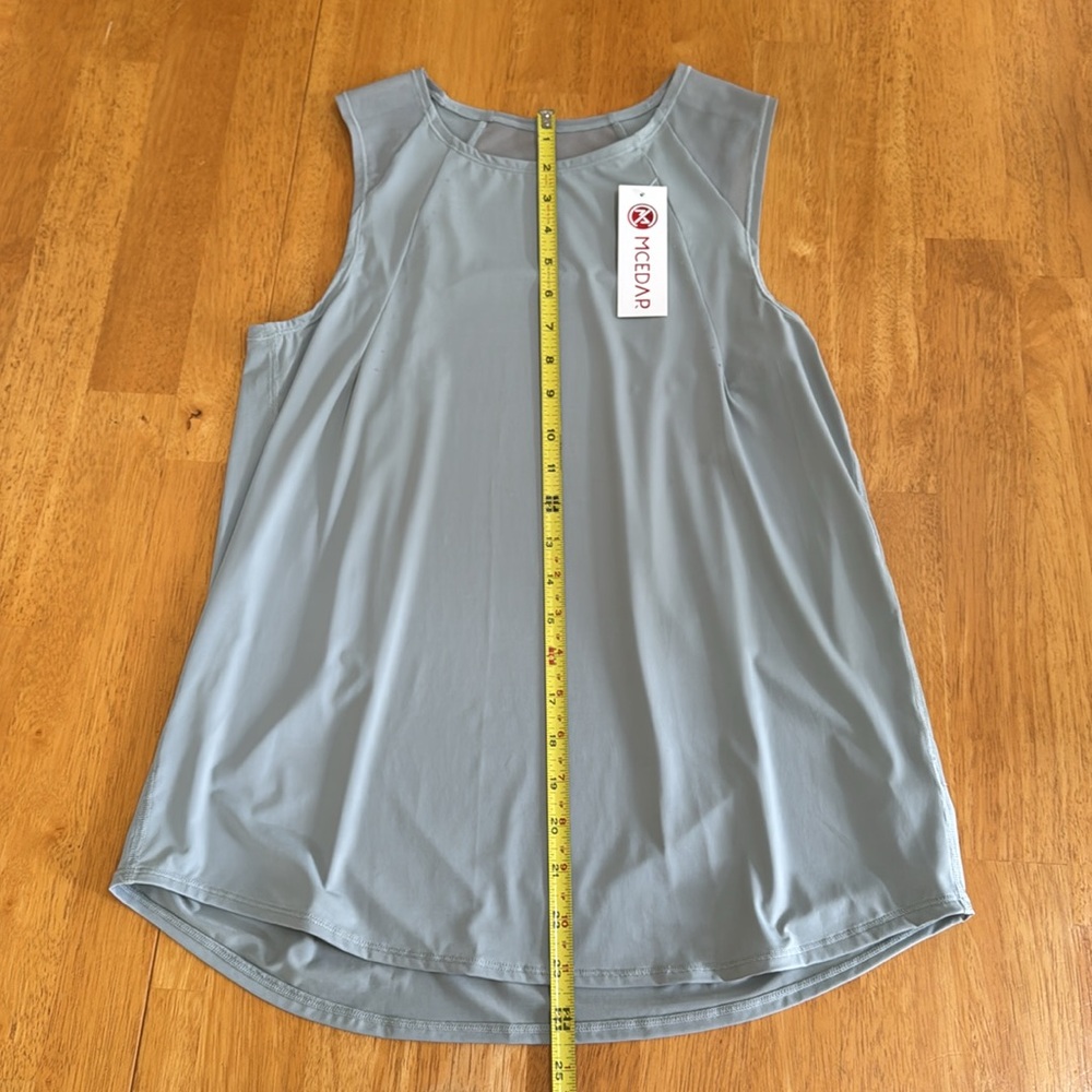 🎁NWT Light Gray Mesh Tank Top Size XS but could fit S See Measurements